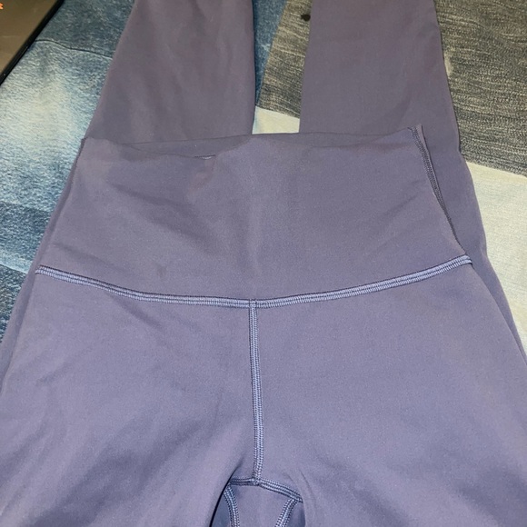 Thunder blu lululemon leggings size 4 - Picture 3 of 4